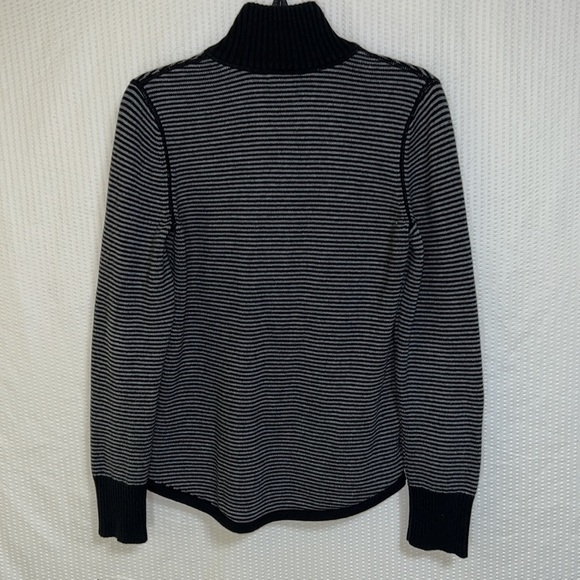 Eddie Bauer Black & Gray Striped Full Zip Mock Neck Knit Sweater - Size Medium - Picture 4 of 15